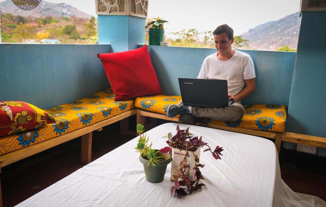 Emmy'S Backpackers Hostel Иринга Экстерьер фото